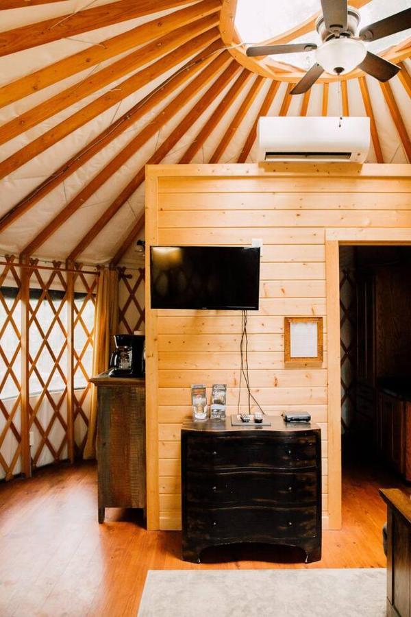 Tuckaseegee @ Sky Ridge Yurts Bryson City Buitenkant foto